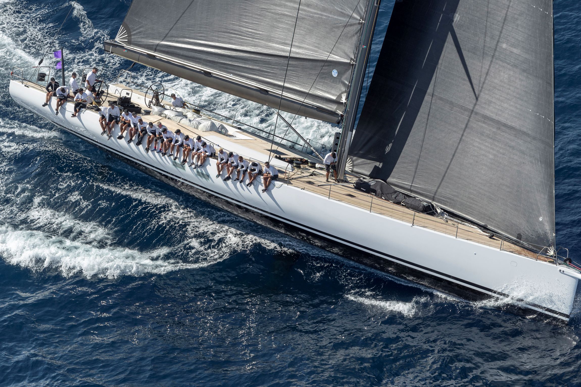 Sept grandes goélettes classiques, le premier Maxi volant et le retour de Pride aux Voiles de Saint-Tropez !